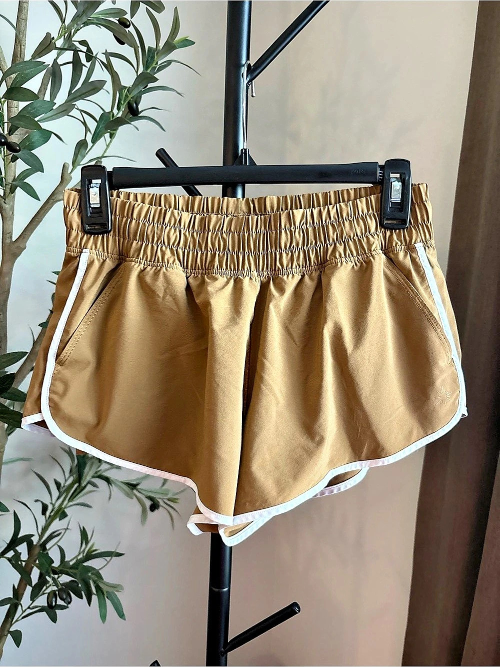 Offline by Aerie Hot Stuff Short Athletic Shorts Brown & White Medium